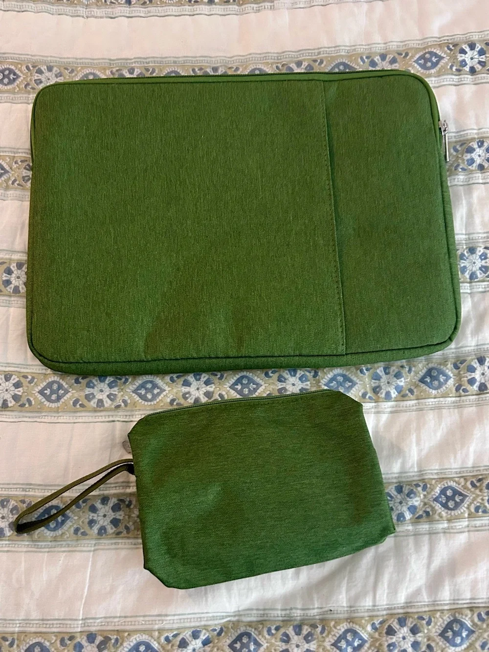 Green 14-15” Laptop case sleeve bag w/ pouch